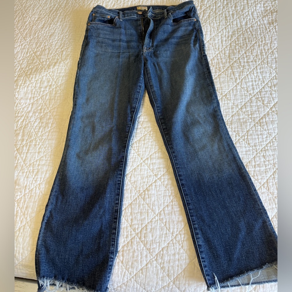 MOTHER Denim Insider Crop Step Fray in “Girl Crush”